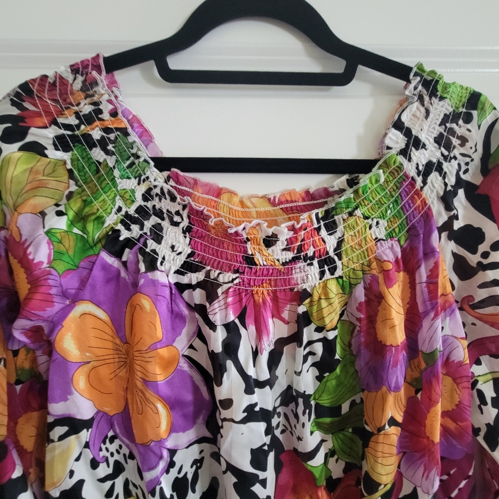 Vintage Beautiful,Floral Silk Cache brand  Size Large of The  Sholders Top.